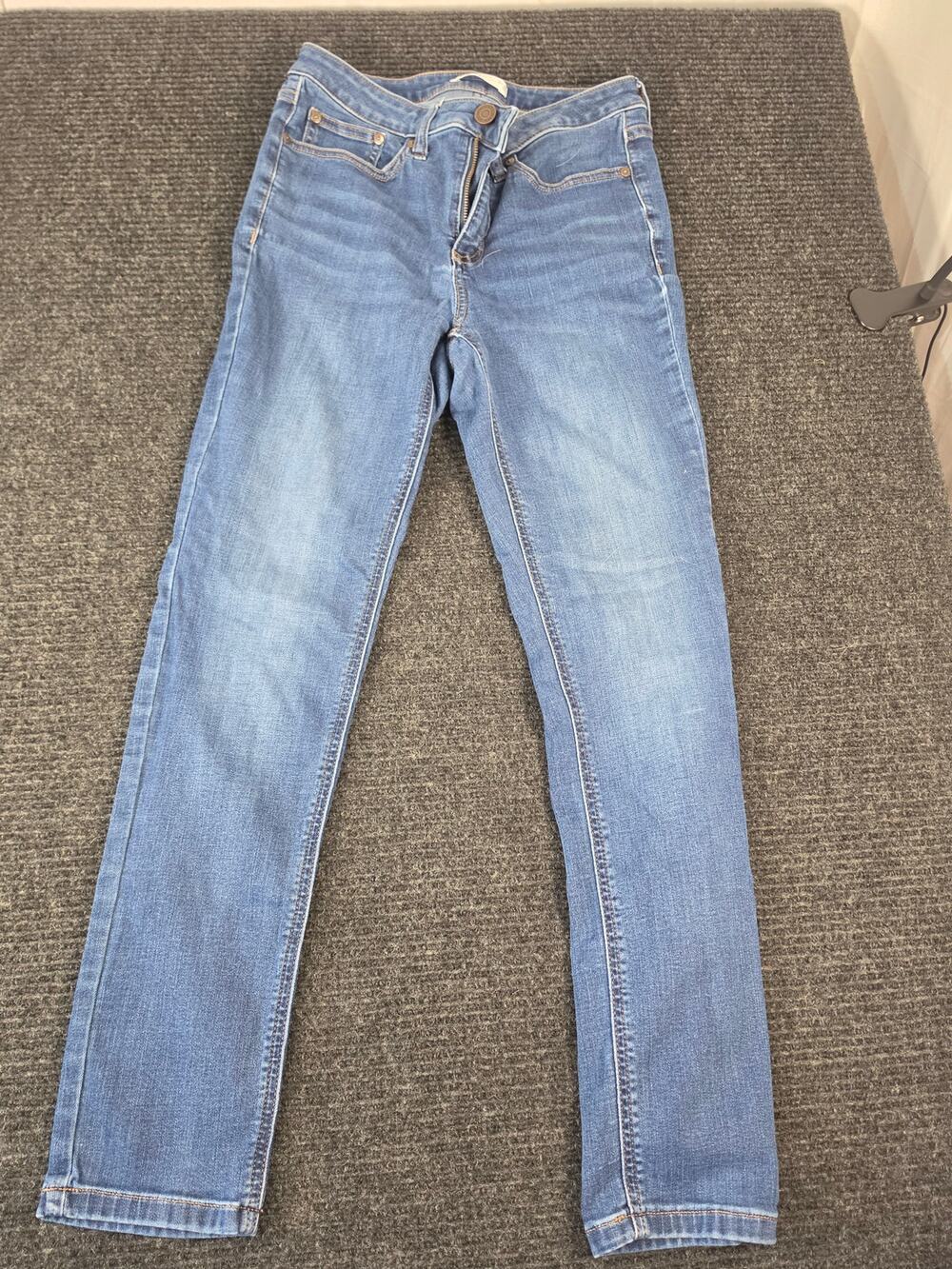 LC Lauren Conrad 10 Mid Rise Stretch Skinny Denim
